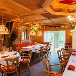 Landgasthof & Jagdhof 호텔 벤도르프